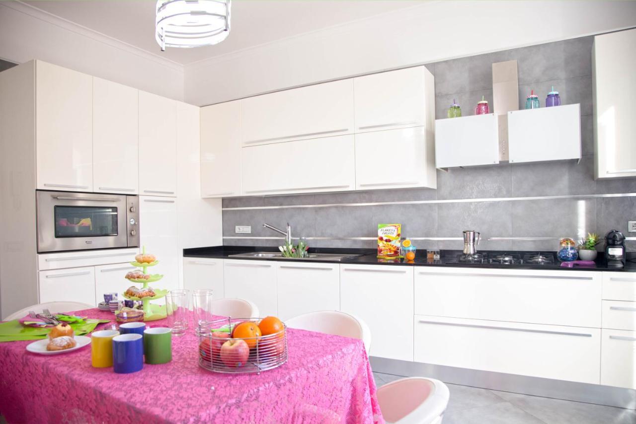 Ferdinando Arthouse Oversized Modern Apartment - By Gocce Team Napoli Esterno foto